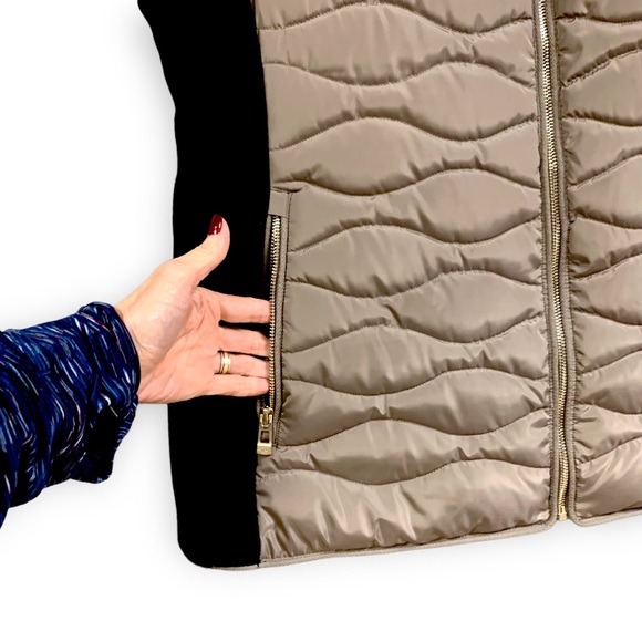 Like New Calvin Klein Performance Puffer Vest Ribbed Knit Side Panels Tan Black - Picture 9 of 15